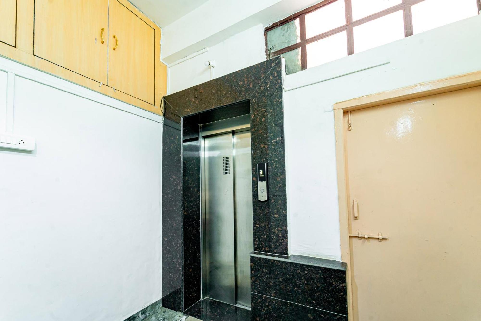 Itsy Hotels Mansi Nashik Exterior photo